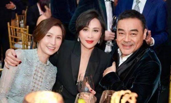 身材|刘青云老婆气质真高级，穿灰色连衣裙高贵优雅，天然美太惊艳