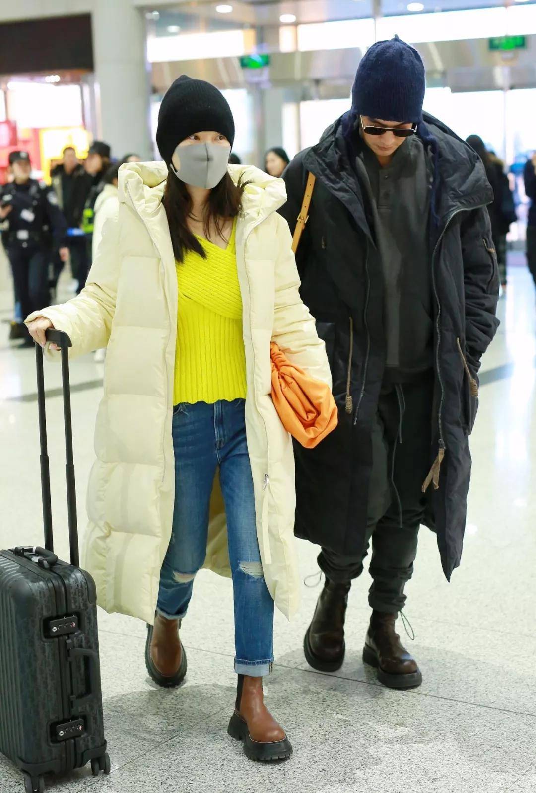 颜色|大衣已经不吃香了,现在流行的是这件羽绒服,保暖洋气,明星都爱