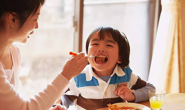 大脑|哈佛大学研究表明:越来越“笨”的孩子,通常都有这4个习惯