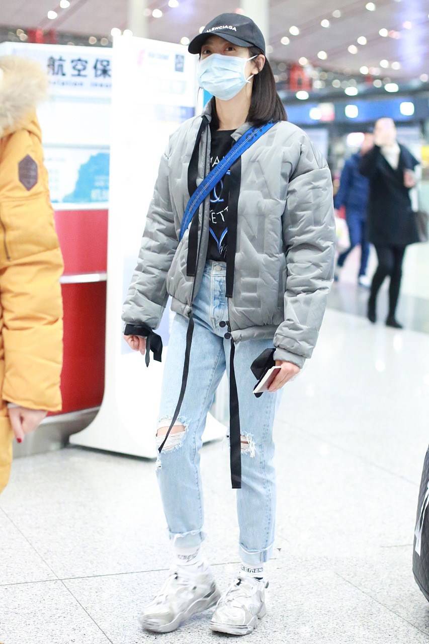 设计|扔掉你的大棉服吧！现在“齐腰羽绒服”正流行，明星都在穿！