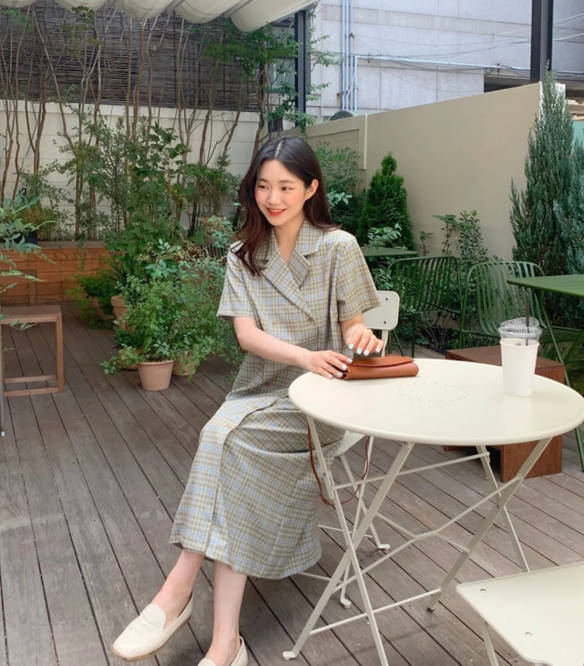 女生|让人觉得很可爱的“乖乖裙”款式,配鞋后美到小编心动?