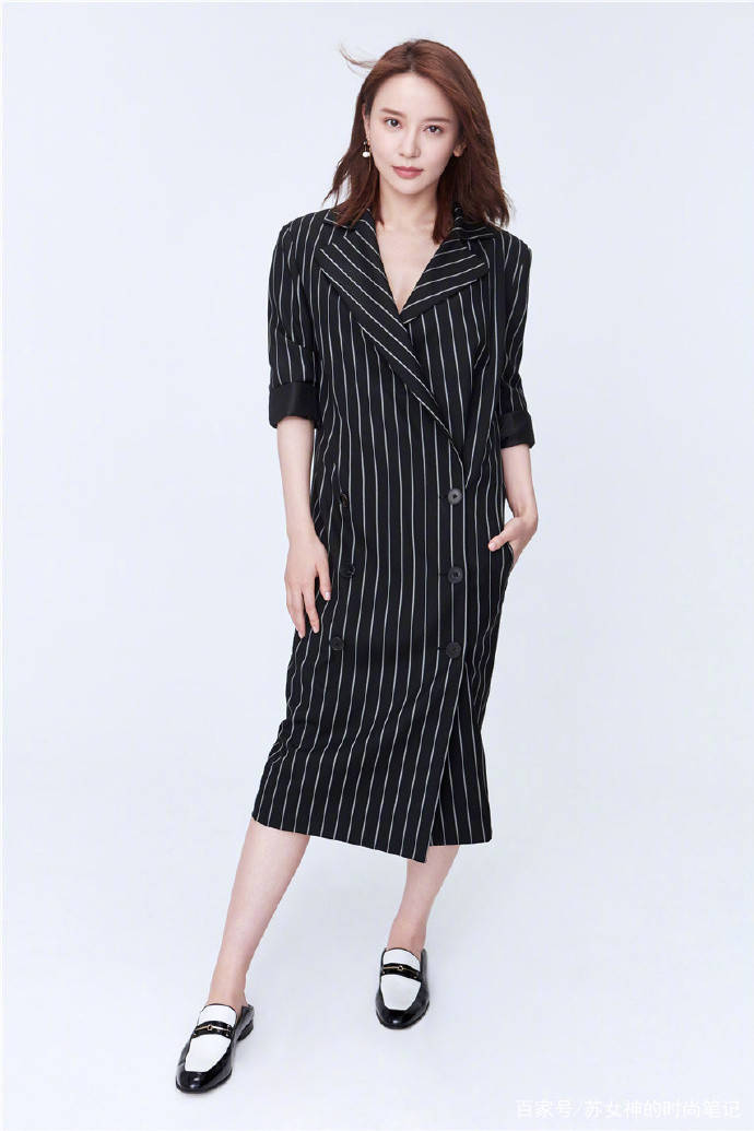 整体|今年火了一款“香蕉鞋”，时髦复古又高级，李菲儿、刘诗诗都在穿