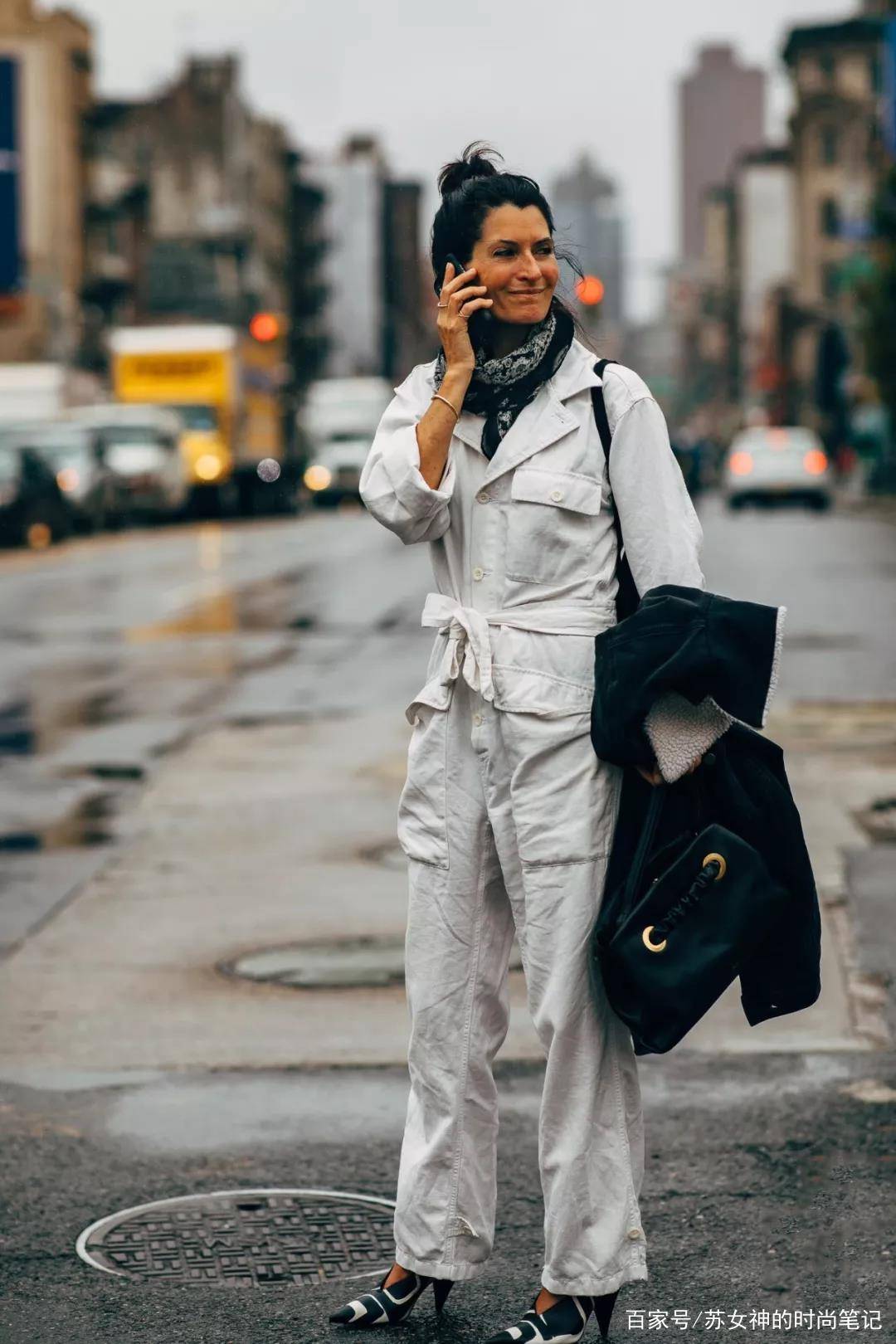 高跟|天气再热也别总穿背心配短裤，今年流行“连体裤+凉鞋”，超清爽