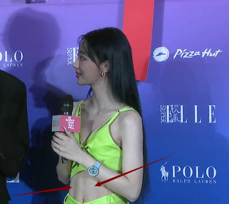 周笔畅|ELLE红毯生图：杨幂闪光裙好辣，周笔畅小露肋骨，李紫婷腹肌吸睛？