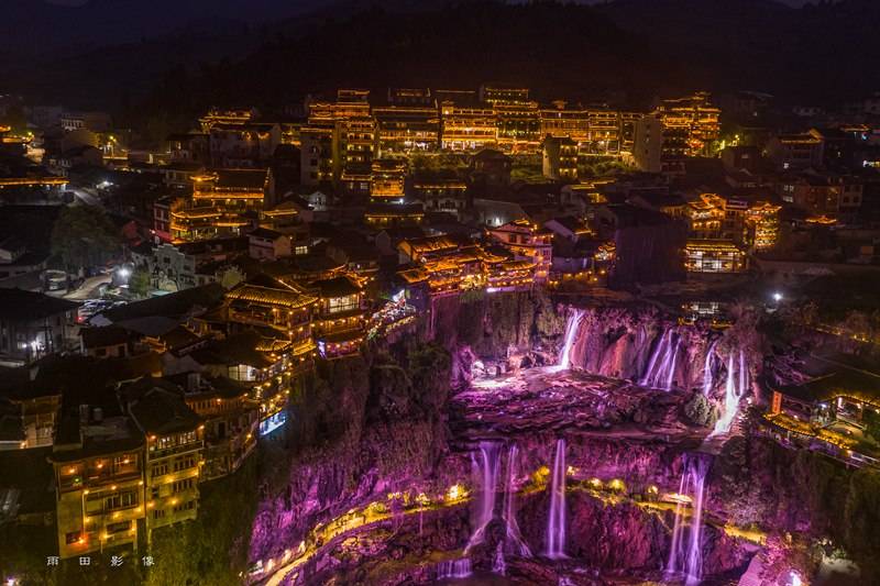 芙蓉镇|挂在瀑布上的千年古镇,令人神往的山水秘境