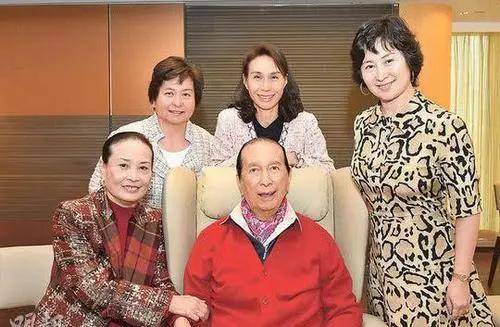 澳门赌王“何鸿燊”成功绝非偶然，姓名学老师告诉你他的名字大有学问