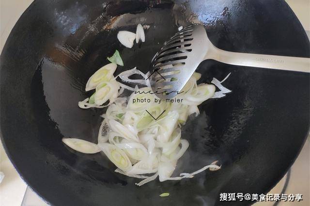 8211f43e81f44ab9aa2f08d79ed6a8dd.jpeg