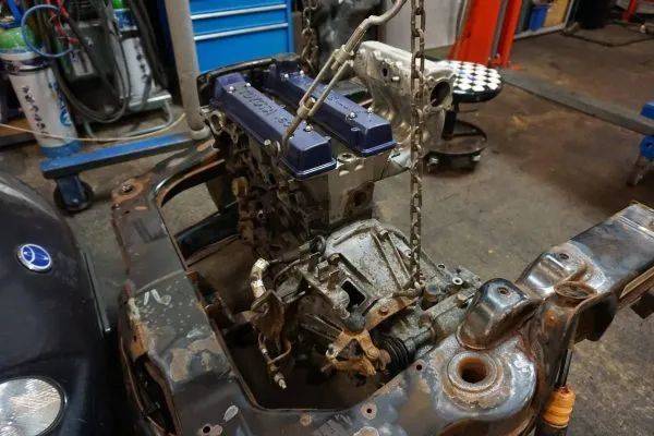 奔驰smart身上放入ae86的发动机这是要多疯狂