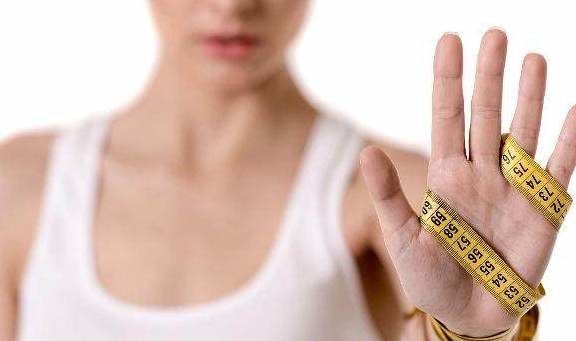 体重|女人晨起后,尽量多做2件好事,肉肉可能会“悄悄”溜走,试试吧