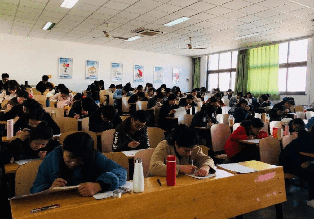 调整|2021幼师入职有调整，“专科生”无法成为幼师？没你想的那么简单