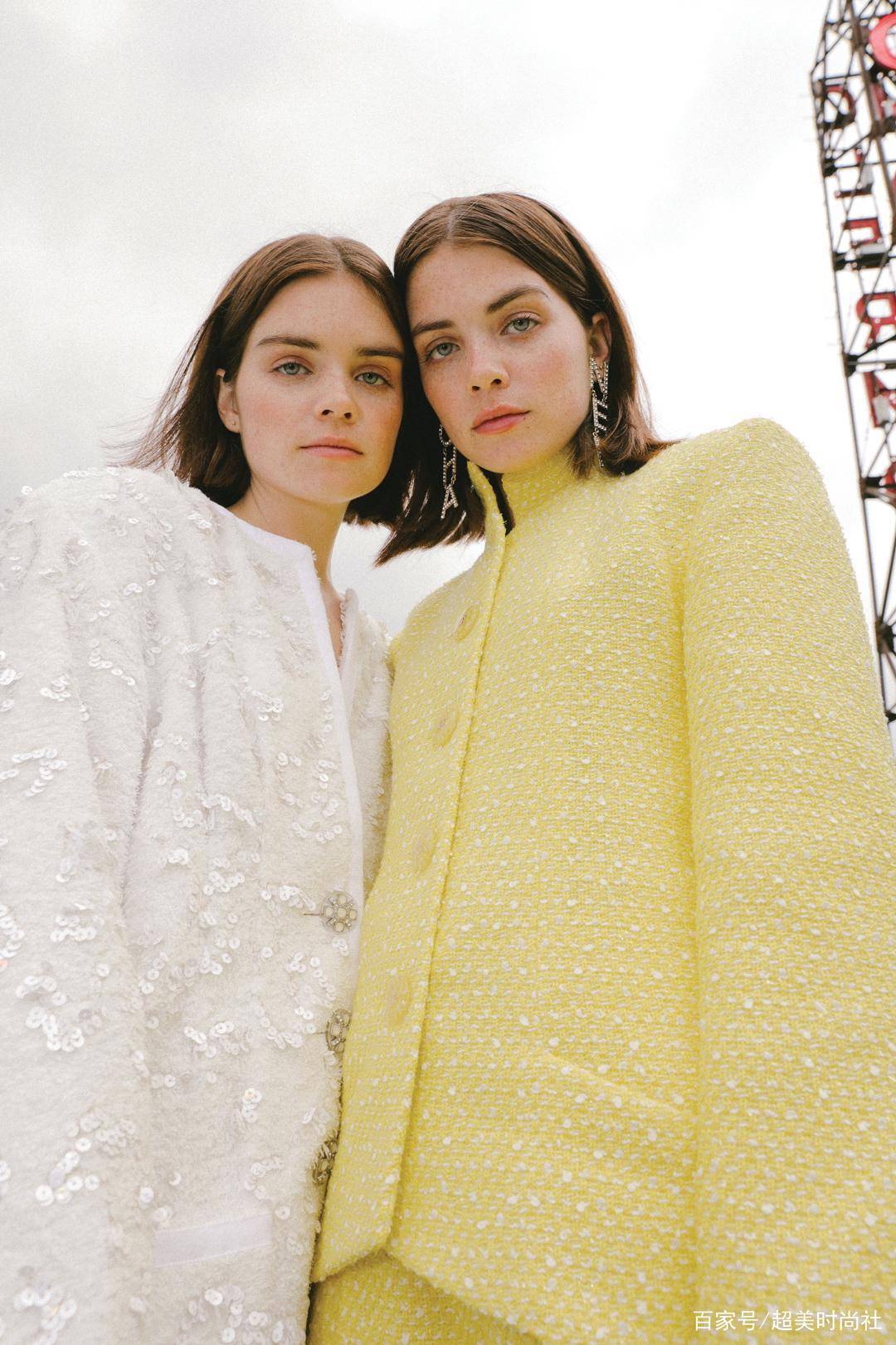 下半身|鬼马网红双胞胎坐拥50万粉丝，靠厌世颜脸走红，还是时装周常客