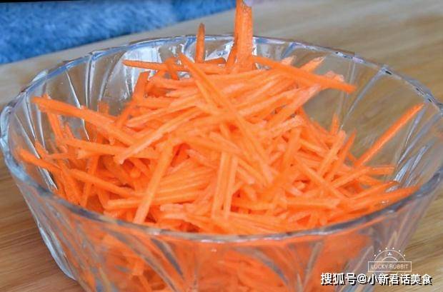 因为|早餐试试这道面食，特别是馅料，百吃不厌，家人说比吃肉包子过瘾