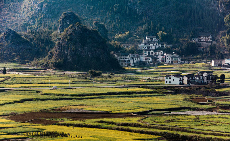看峰林天坑地质奇观，一路驶向贵州南