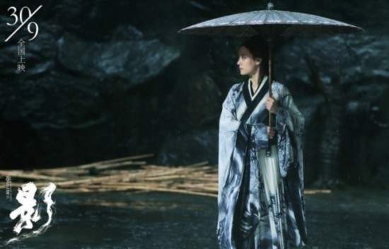 样子|女星古装撑伞造型绝了!赵丽颖风格百变、杨紫清冷,热巴让人心疼!