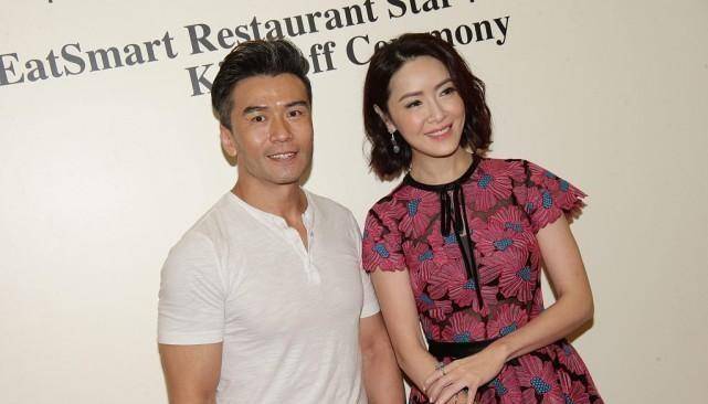 材质|向华强侄女向海岚挺有魄力，同龄人难驾驭的梅子色，她穿得挺适合