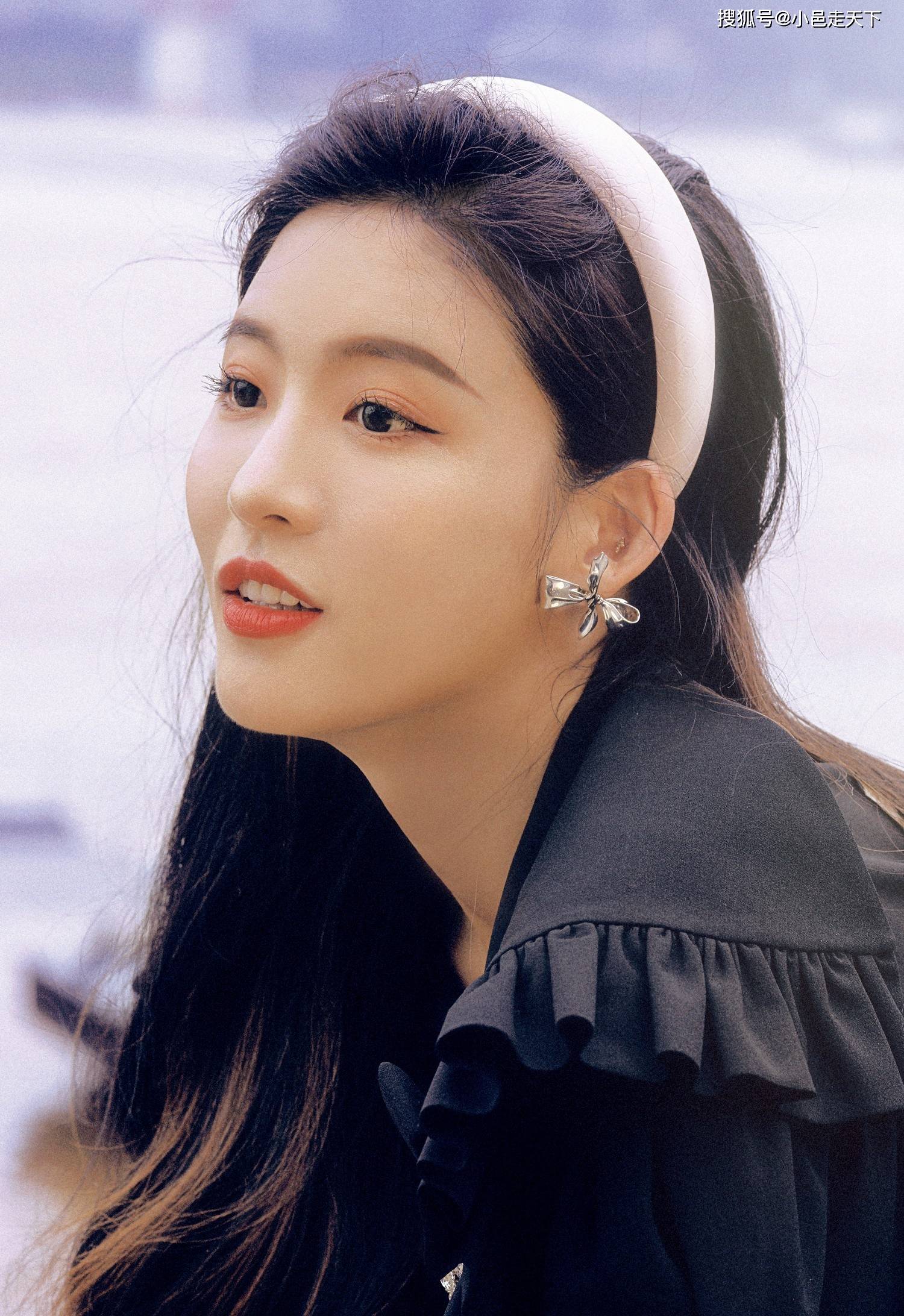 连衣裙|孙芮黑色连衣裙甜美写真