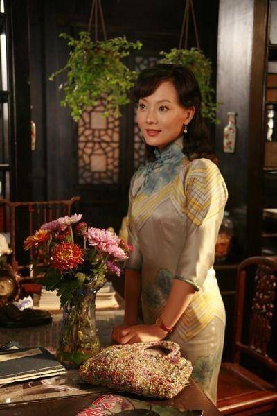 小龙女|旗袍才是真的美，杨幂刘亦菲穿上后气质立变，倪妮比较与众不同！