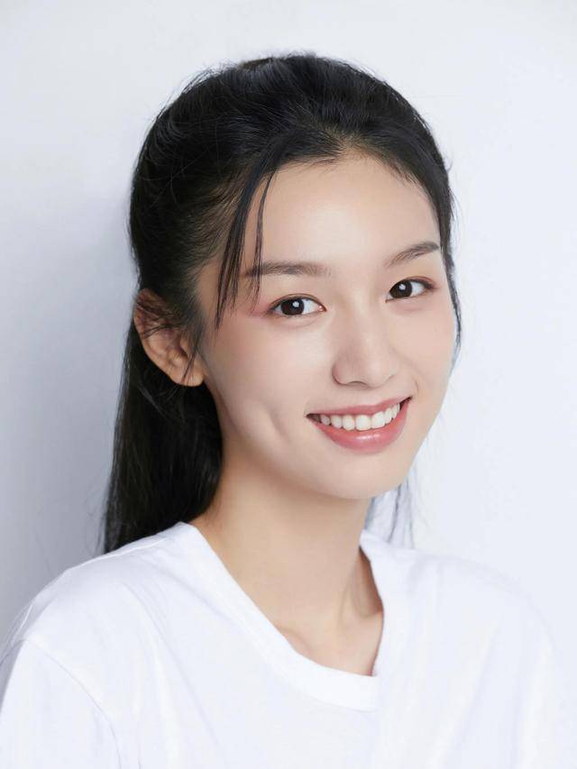 唇膏|这些适合日常显白口红不容错过，一点都不会挑皮，怎么涂都有气质