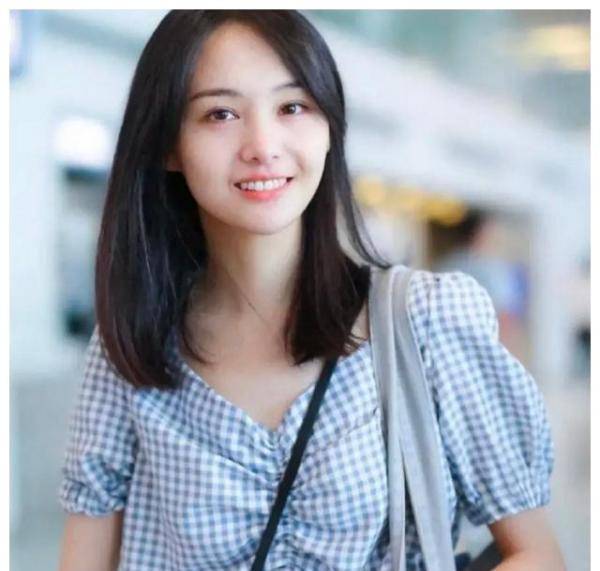 带着|继郑爽后，又一女星疑代孕生娃，多次被拍不承认，如今评论区沦陷