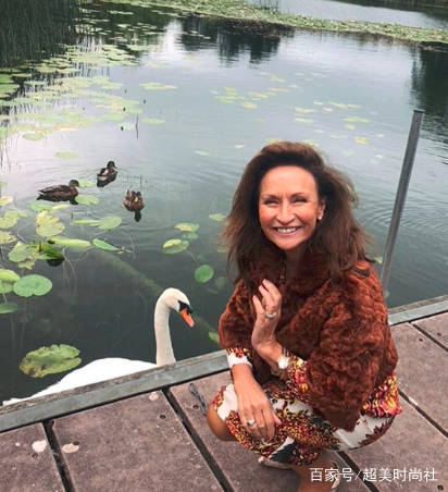 身材|时尚只属于年轻人?“奶奶级”达人近70风韵不减,教你穿出时尚感