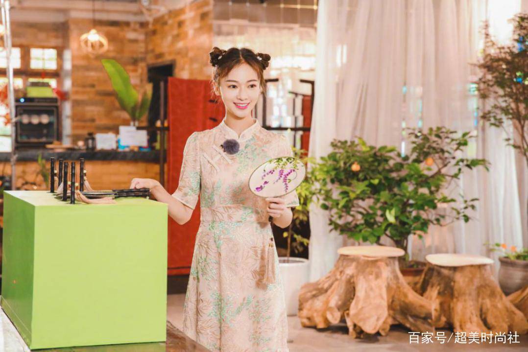 哪吒|旗袍女神宋轶棋逢对手?吴谨言哪吒头同框比美,穿旗袍她们更惊艳
