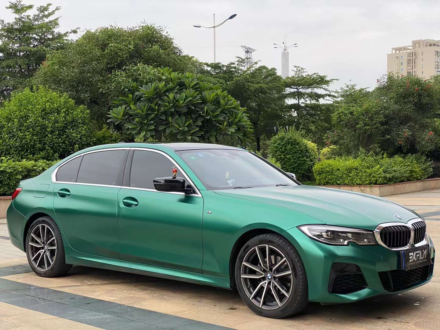 ekfilm-ek改色膜:宝马3系全车贴膜电光金属祖母绿