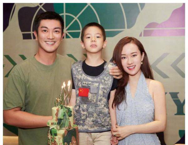 带着|继郑爽后，又一女星疑代孕生娃，多次被拍不承认，如今评论区沦陷