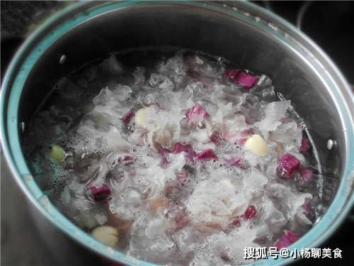 步骤|它是“胶原再生菜”，女性坚持吃，告别初老，皮肤嫩滑，少女肌