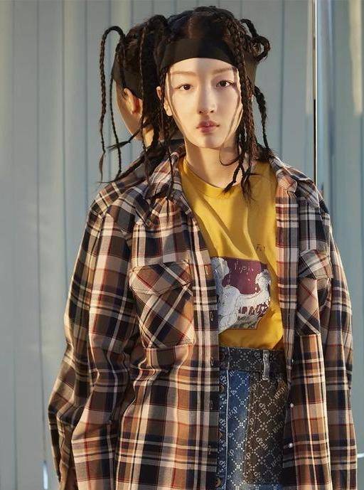人群|卫衣已经烂大街，4种早夏流行的款式，让你在人群中成为焦点