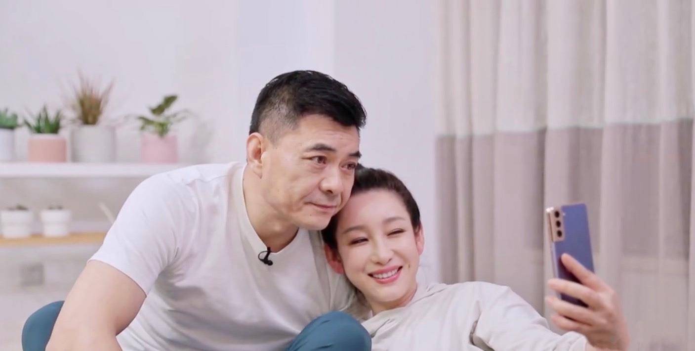 因为|婚后7年，42岁被宠成“宝宝”的秦海璐，活成了我们想要的模样