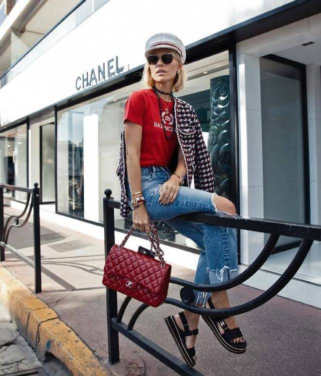 黑色|腿粗的女生别乱穿,显瘦“破洞裤”帮你试好了,照着穿准没错