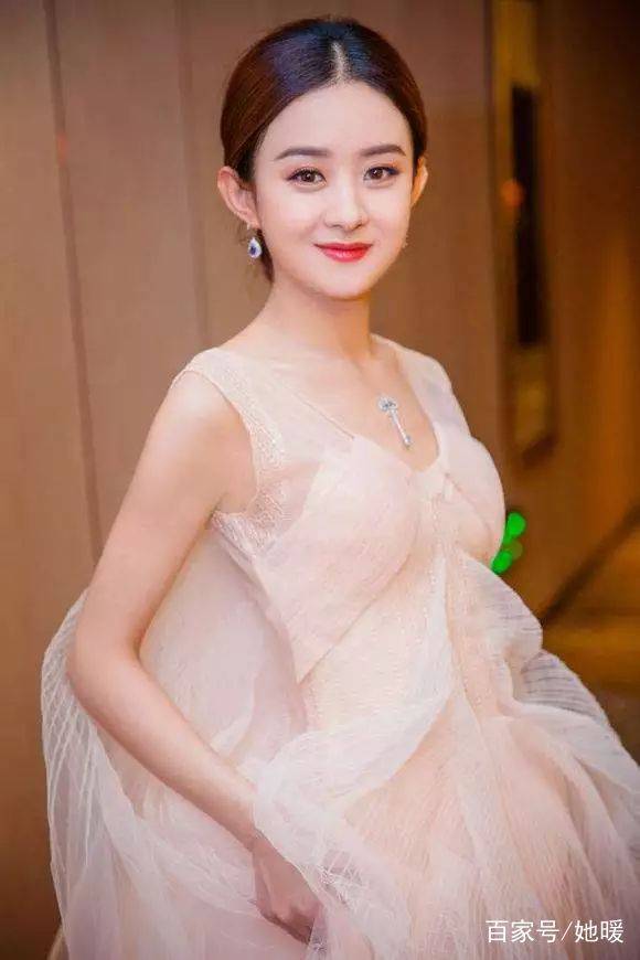 发型|你是什么脸型，就配什么发型和衣服，搭对了美10倍！