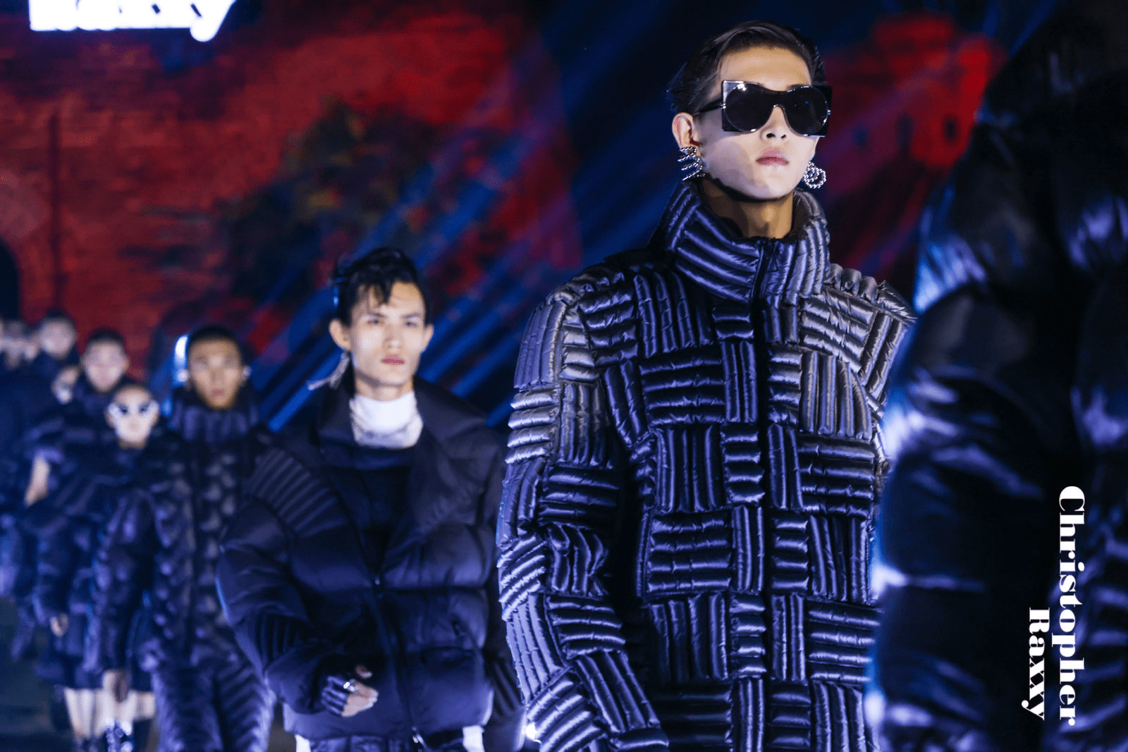 沈威廉|Christopher Raxxy 长城秀,惊现打破次元壁的“5D”羽绒服设计