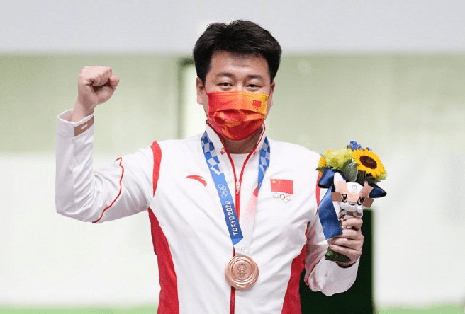 庞伟夺铜牌,老兵不死