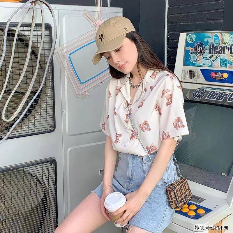 好身材|李小璐终究是女明星，比一般的网红气质要高级，穿吊带裙特洋气