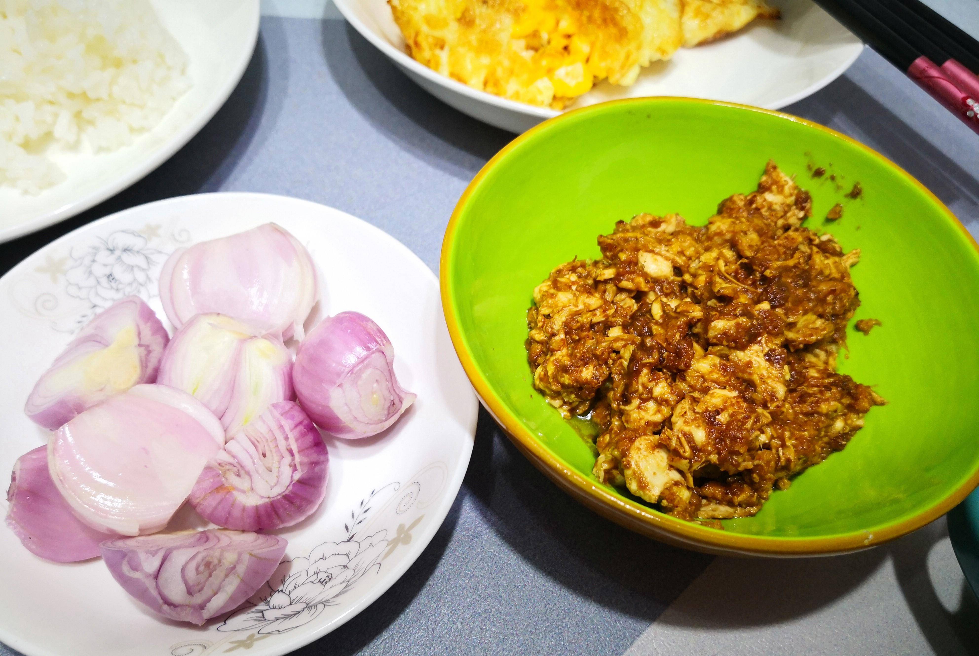 葱头|山东父子二人的极简早餐，火了朋友圈，网友：不剩饭不浪费，真好