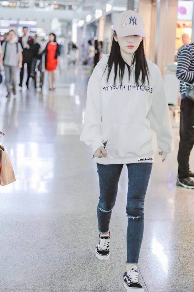 鞠婧祎|鞠婧祎时尚卫衣穿搭,少女感爆棚!