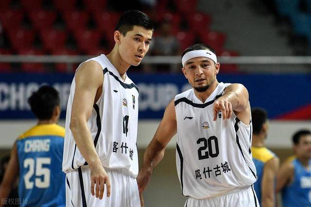 新疆男篮主教练 99d6eaff9e4843f58bec4f60ea400738.jpeg