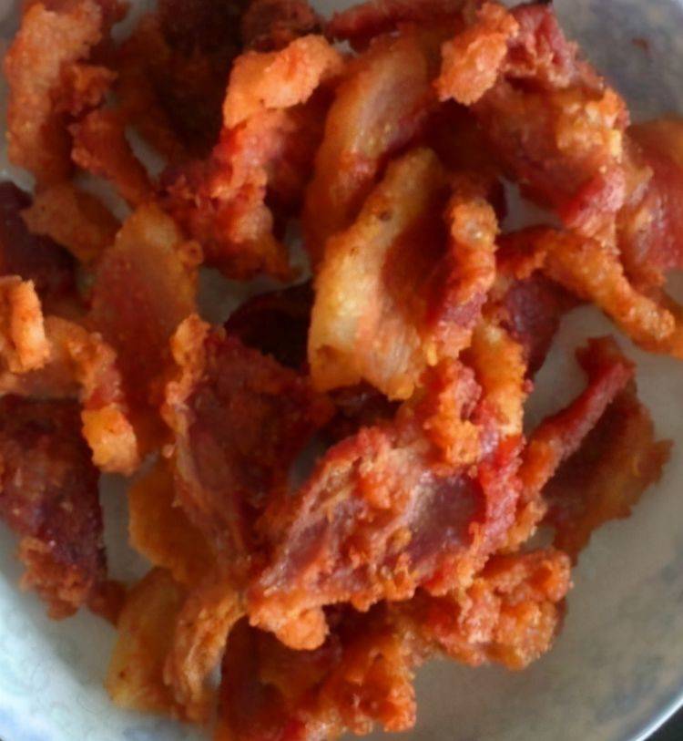 做法|五花肉换种做法,比牛肉还好吃,酥脆可口,全家人都爱吃的小零食