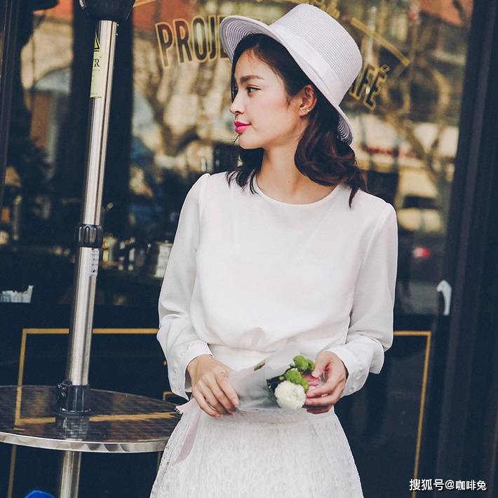 设计|街拍衬衫篇：时尚的穿搭风格，调剂了生活中的枯燥，美出新高度