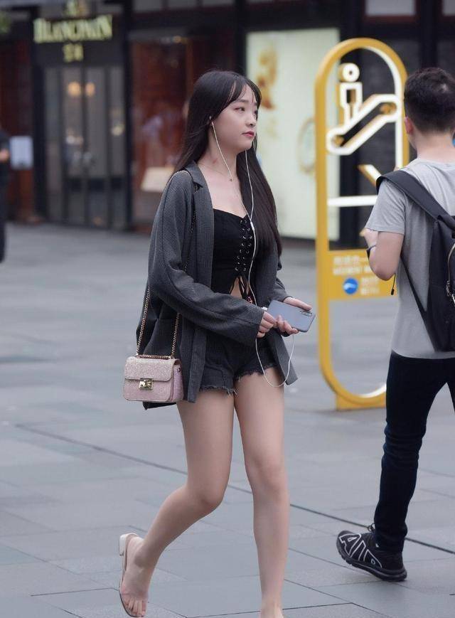 上半身|风格简约的打底裤穿出优雅高贵的气质，秀出曼妙身姿，舒爽透气