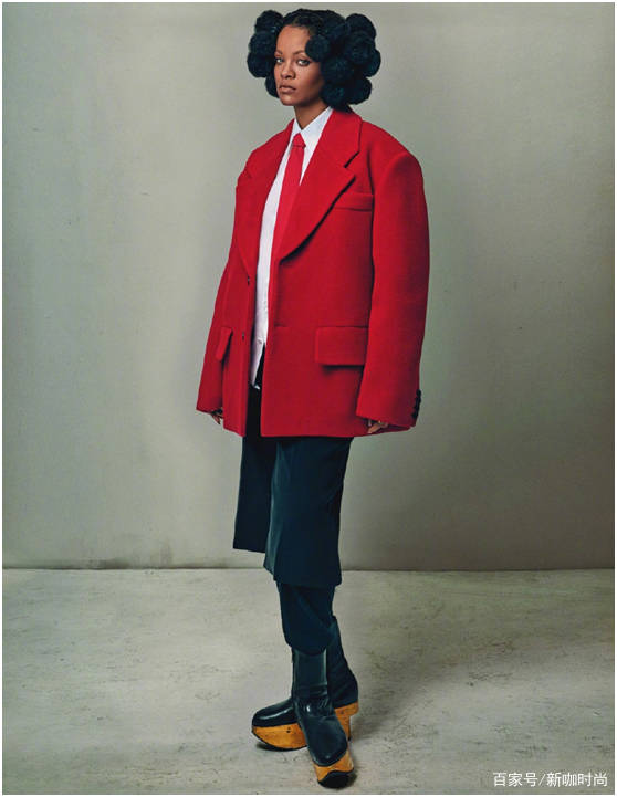 样式|蕾哈娜果然豁得出去，穿男装也就算了，这裤子一言难尽