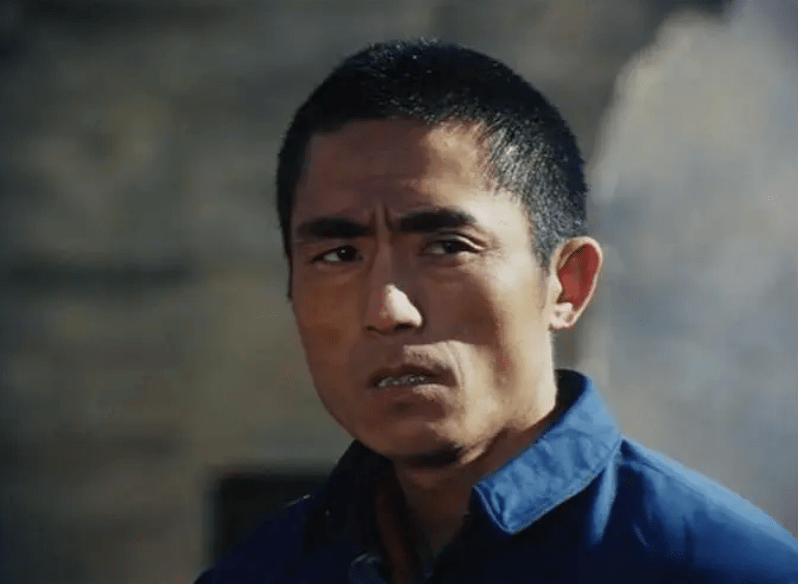 在1988年,《老井》和《红高粱》双双捧得金鸡奖最佳影片,第四代与第五