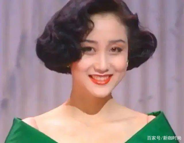 才知|年轻时的利智有多美？看完这些照片，才知何谓风情万种