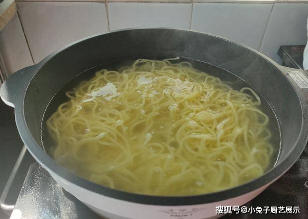 面条怎么做才有面香味 e03fcf5841fc4e708426880ca9829381.jpeg