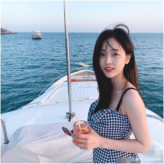 事件|懒理粉丝撕郑爽事件，吴宣仪穿吊带坐游艇：一切都最好的安排