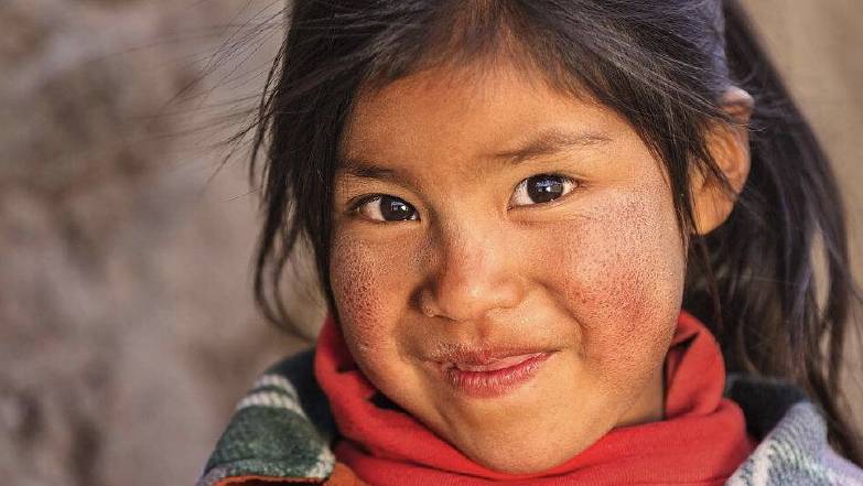 假币|女孩每天用假币买早餐,老板装作没看见,半年后换成真钱老板愣了