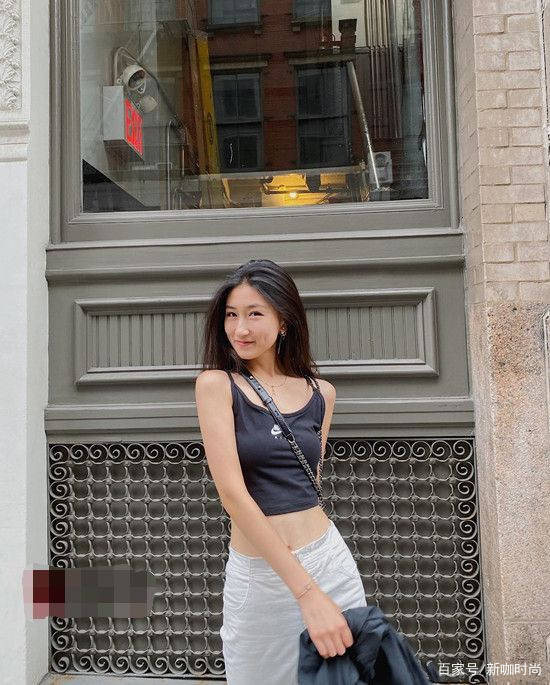 身材|主持人史小诺23岁女儿：细腰长腿长相清纯，与妈妈似姐妹