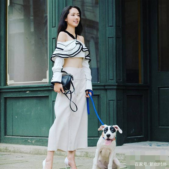 郭碧婷|郭碧婷嫁豪门后更会穿，豹纹上衣搭配阔腿裤，贵妇范出现