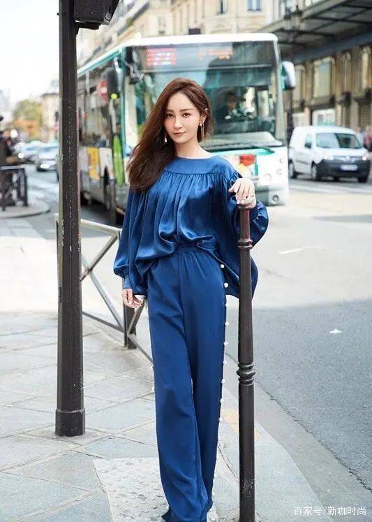 样式|40岁左右的女人，学学姚笛的慵懒风穿搭，你也能有“一米八”长腿